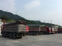 诸暨：查获一支多次逃脱的超限车队