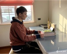 线上线下齐助力 搭起暖心微课堂